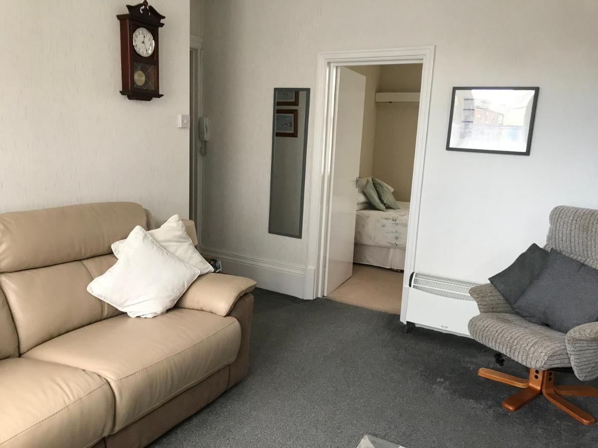 Parade Holiday Apartments Σκάρμπορο Εξωτερικό φωτογραφία